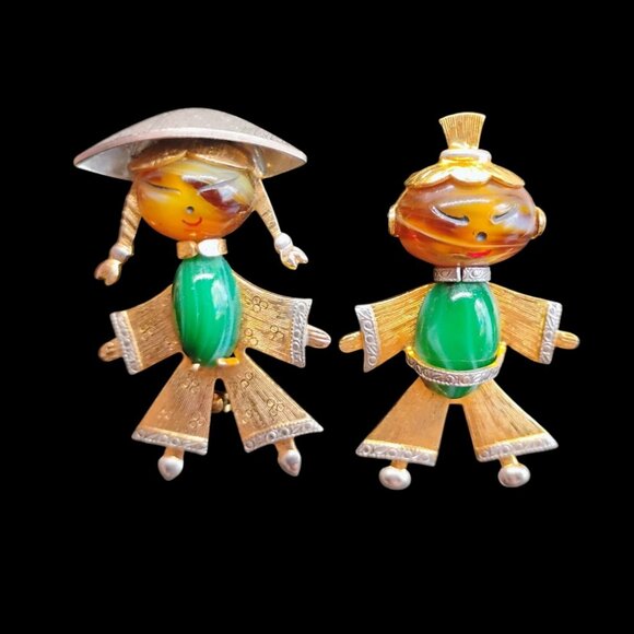 Vtg Asian Chinese Boy & Girl Brooch Pin Set Glass Faux Malachite & Tiger Eye - Picture 1 of 5